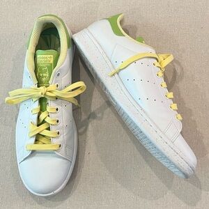 adidas  Stan Smith for Disney Colab Men’s size 8.5 VERY Good Pre-Owned Condition